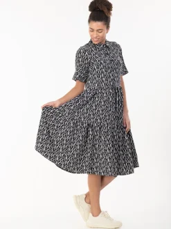 Jolie Moi Shirt Dresses|Office Dresses-Amara Tiered Midi Shirt Dress, Black Geo