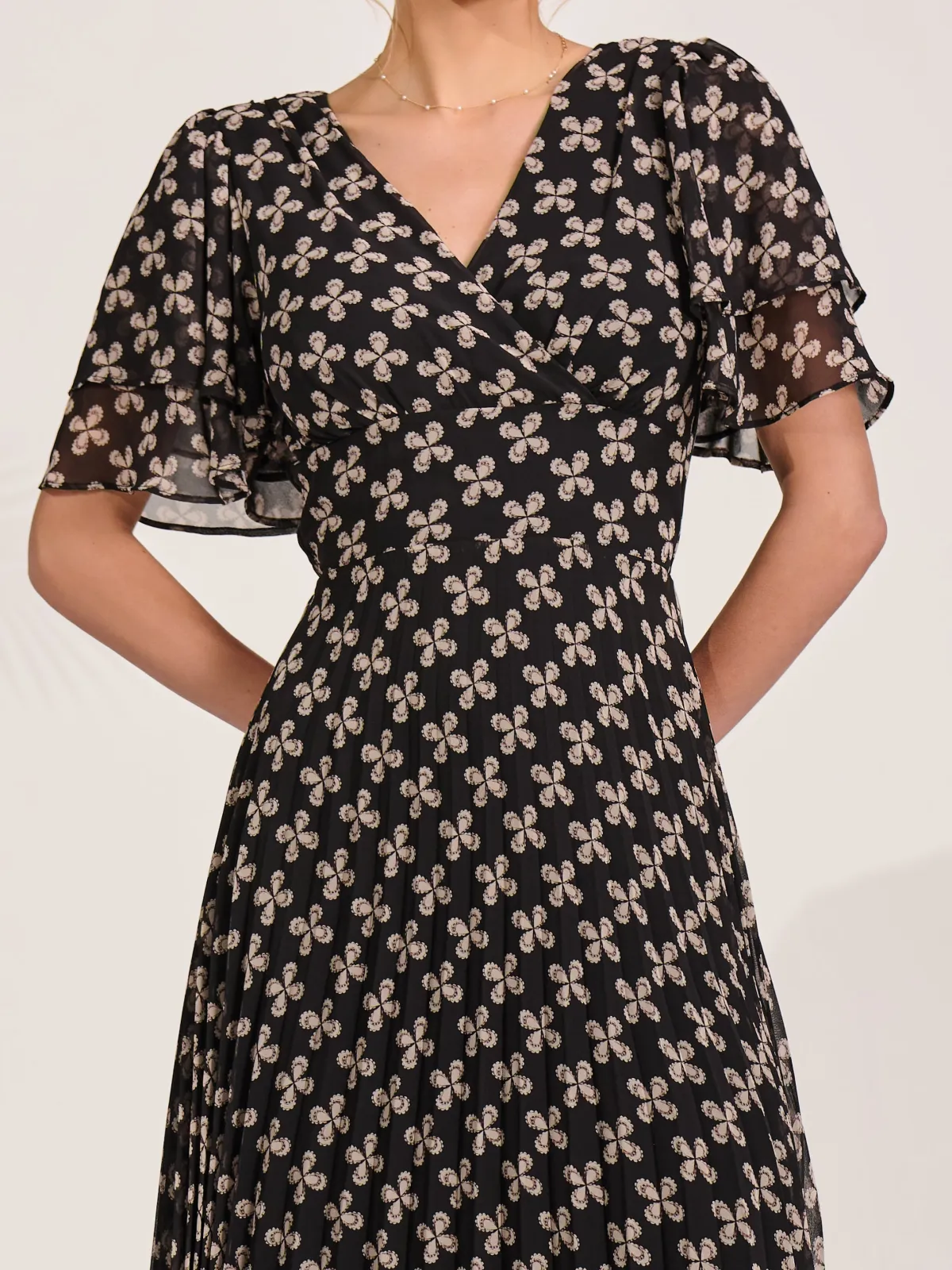 Jolie Moi Occasion Dresses|Maxi Dresses-Angel Sleeve Pleated Chiffon Midaxi Dress, Black Geo