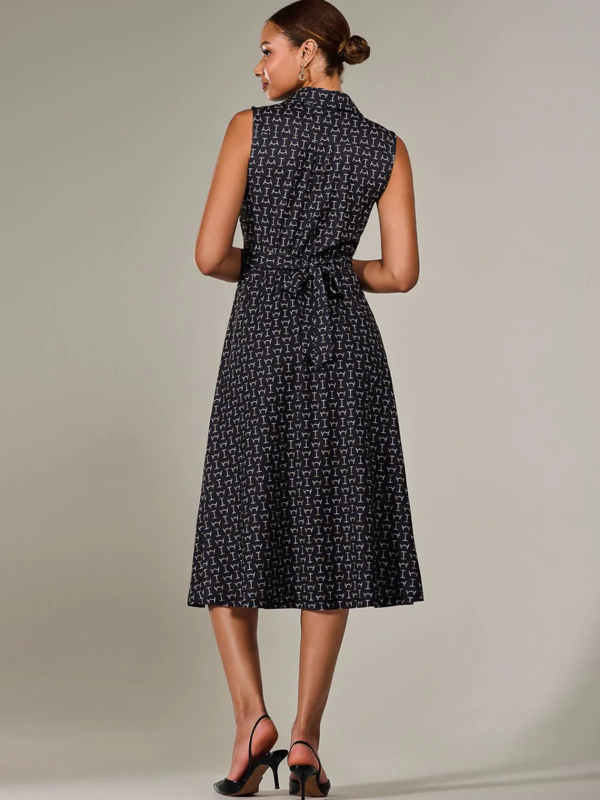 Jolie Moi Sleeveless Dresses|Shirt Dresses-Button Sleeveless Midi Dress, Black Abstract