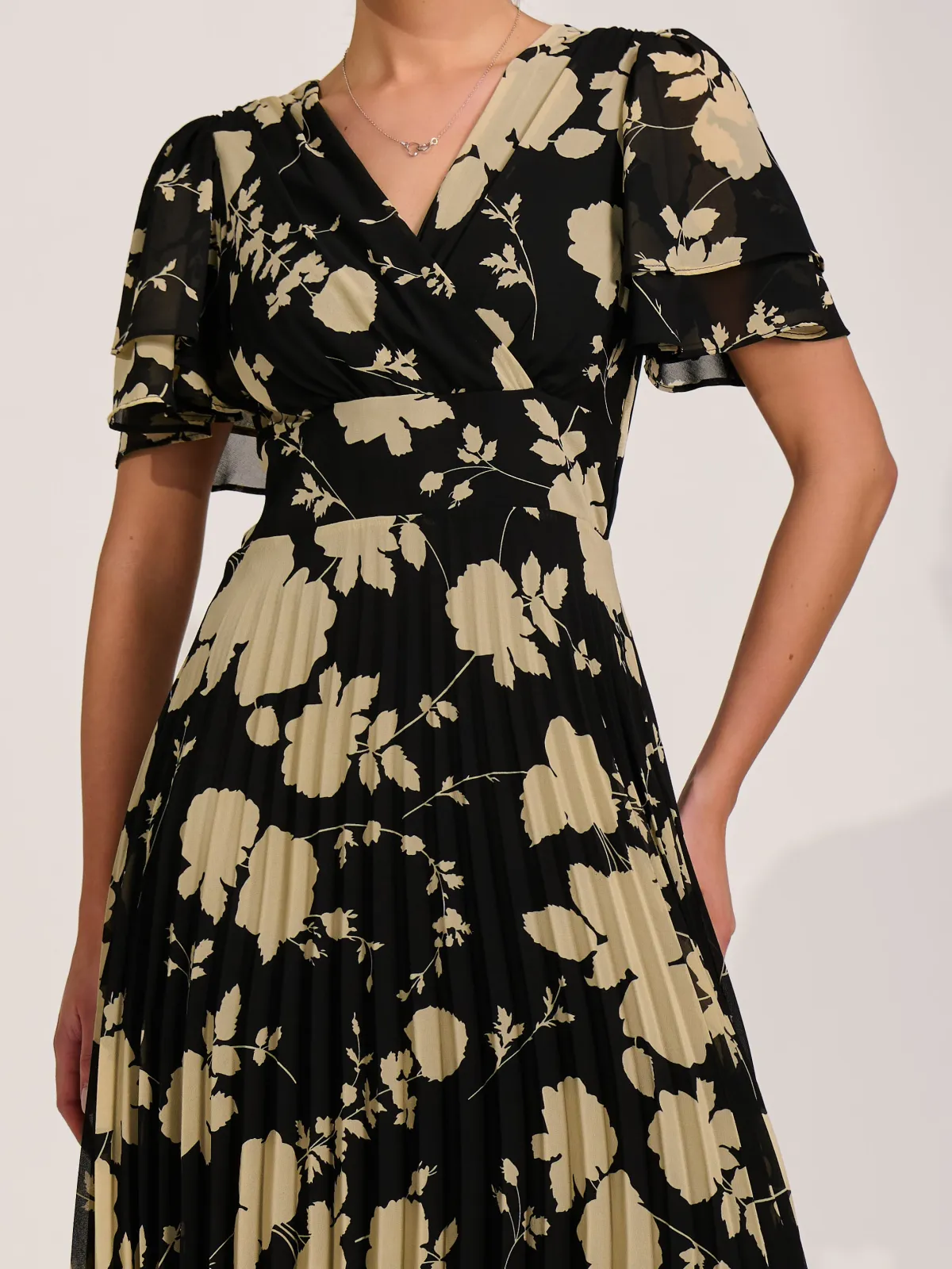 Jolie Moi Occasion Dresses|Floral Dresses-Chiffon Ruffle Sleeve Pleated Maxi Dress, Black Floral