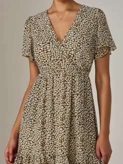Jolie Moi Office Wear|Office Dresses-Chiffon Short Sleeve Tie Waist Mini Dress, Black Cream