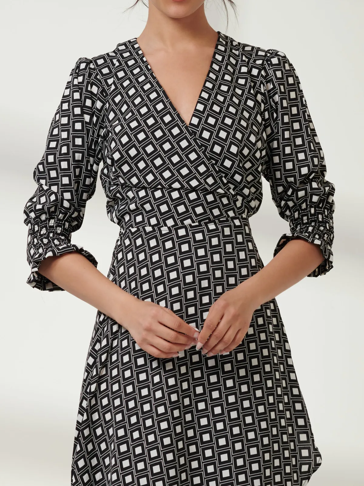 Jolie Moi Office Wear|Office Dresses-Daphne Puff Sleeve Bodycon Dress, Black Geo