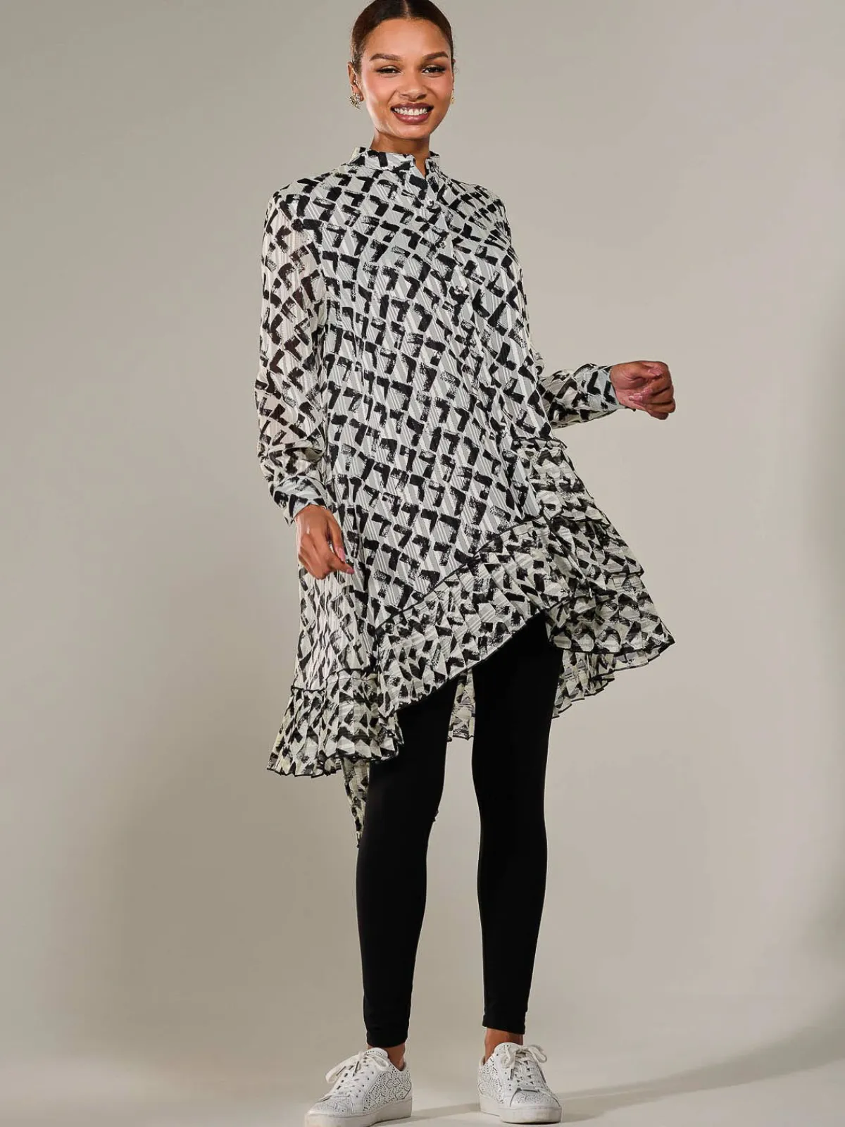 Jolie Moi Midi Dresses|Weekend Casuals-Dipped Hem Shirt Midi Dress, Black Geo