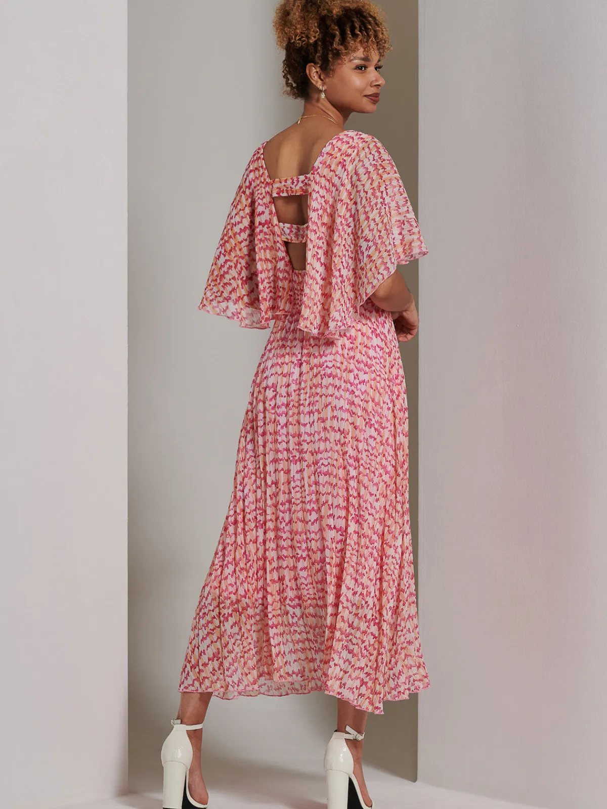 Jolie Moi Occasion Dresses|Weekend Casuals-Kyra Pleated Chiffon Maxi Dress, Pink Abstract