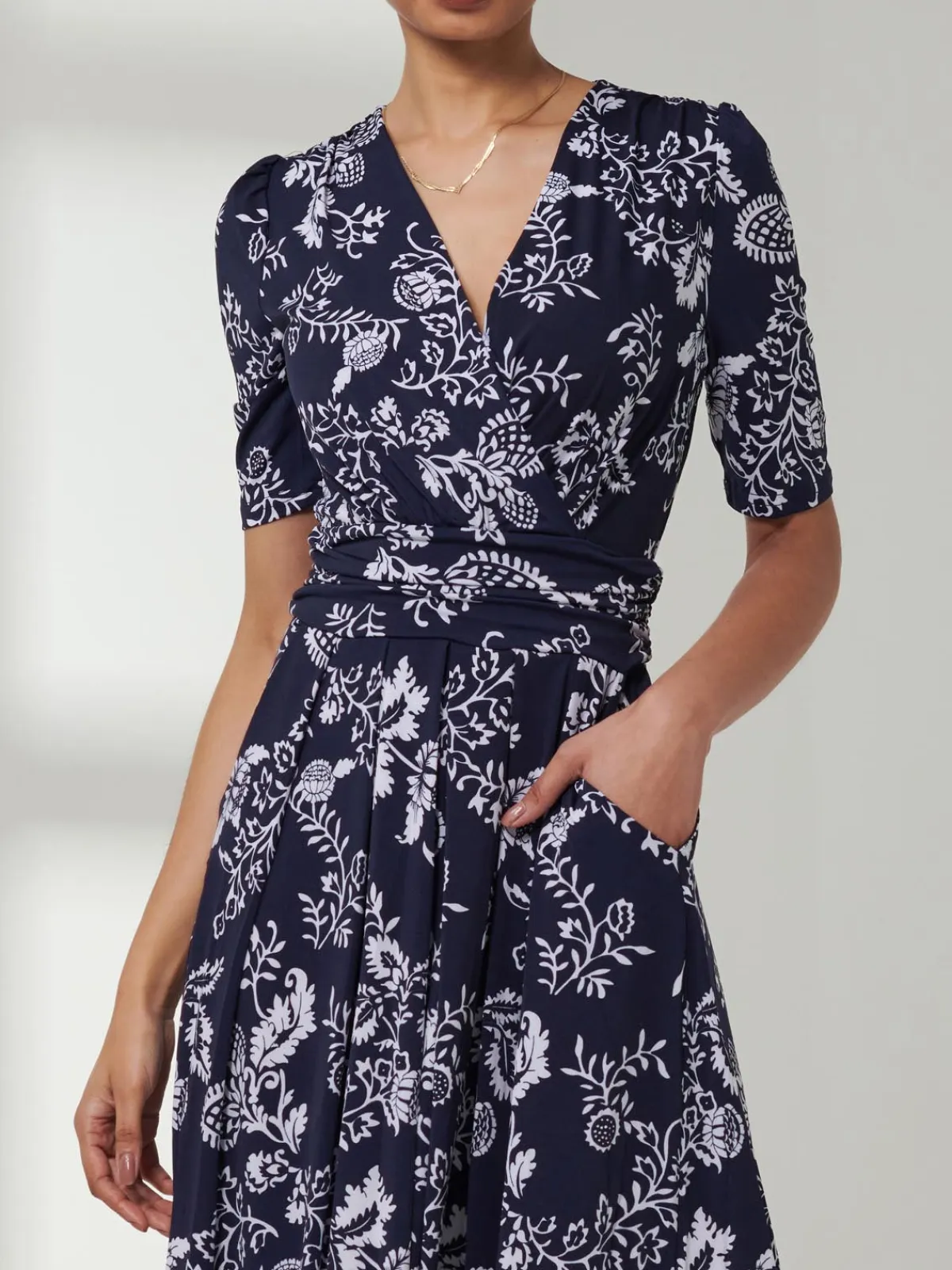 Jolie Moi Occasion Dresses|Floral Dresses-Pleated Jersey Maxi Dress, Navy White Floral